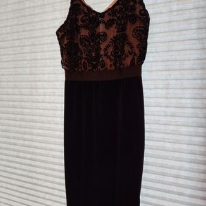 Sleeveless black dress